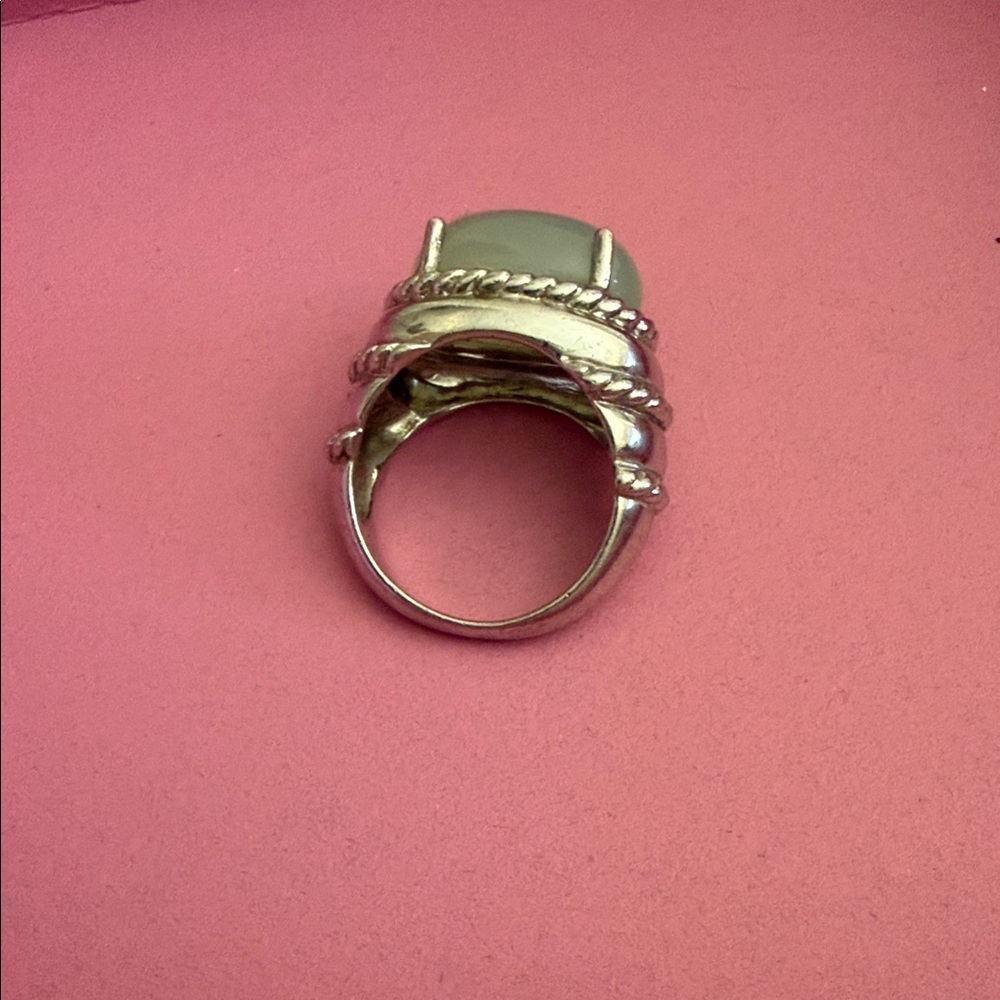 Elegant 925. Sterling Silver Chalcedony Ring - Picture 3 of 4
